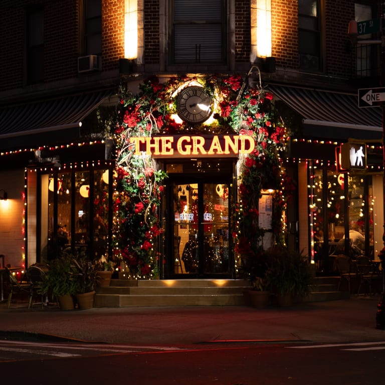 Welcome To The Grand – Astoria