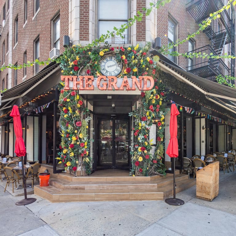 Welcome To The Grand – Astoria